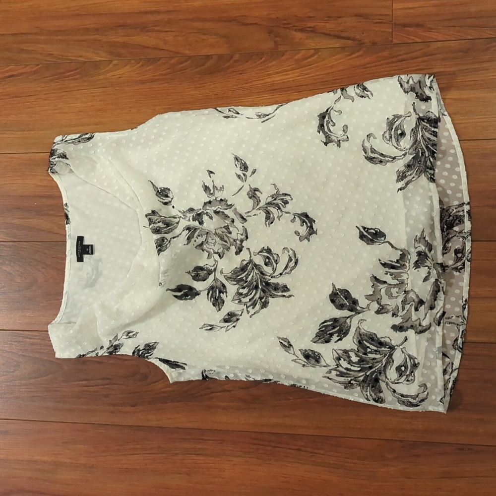 Ann Taylor White Sleeveless Top 🟪